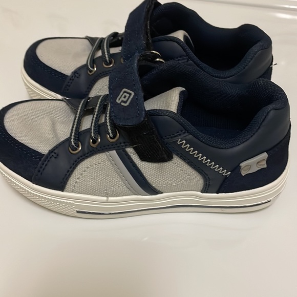 Size 12 shoes - Picture 2 of 6